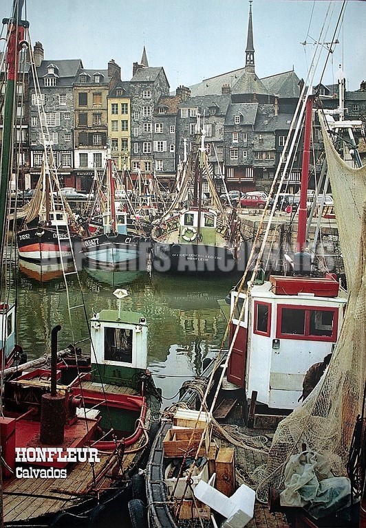 Port de Honfleur chalutiers à quai